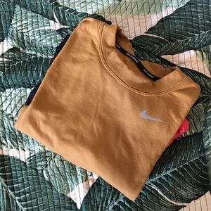Nike running top